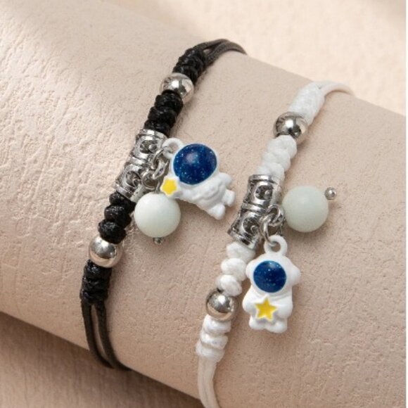 2 Pieces Couple Bracelet Glowing in Dark Astronaut Accessory - Picture 4 of 6